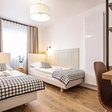 Sajmino Family House فندق أوسترودا