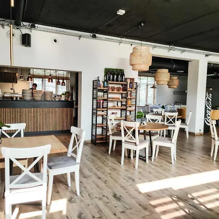 Sajmino Family House فندق أوسترودا