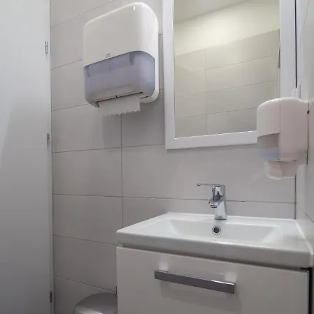 Sajmino Family House أوسترودا